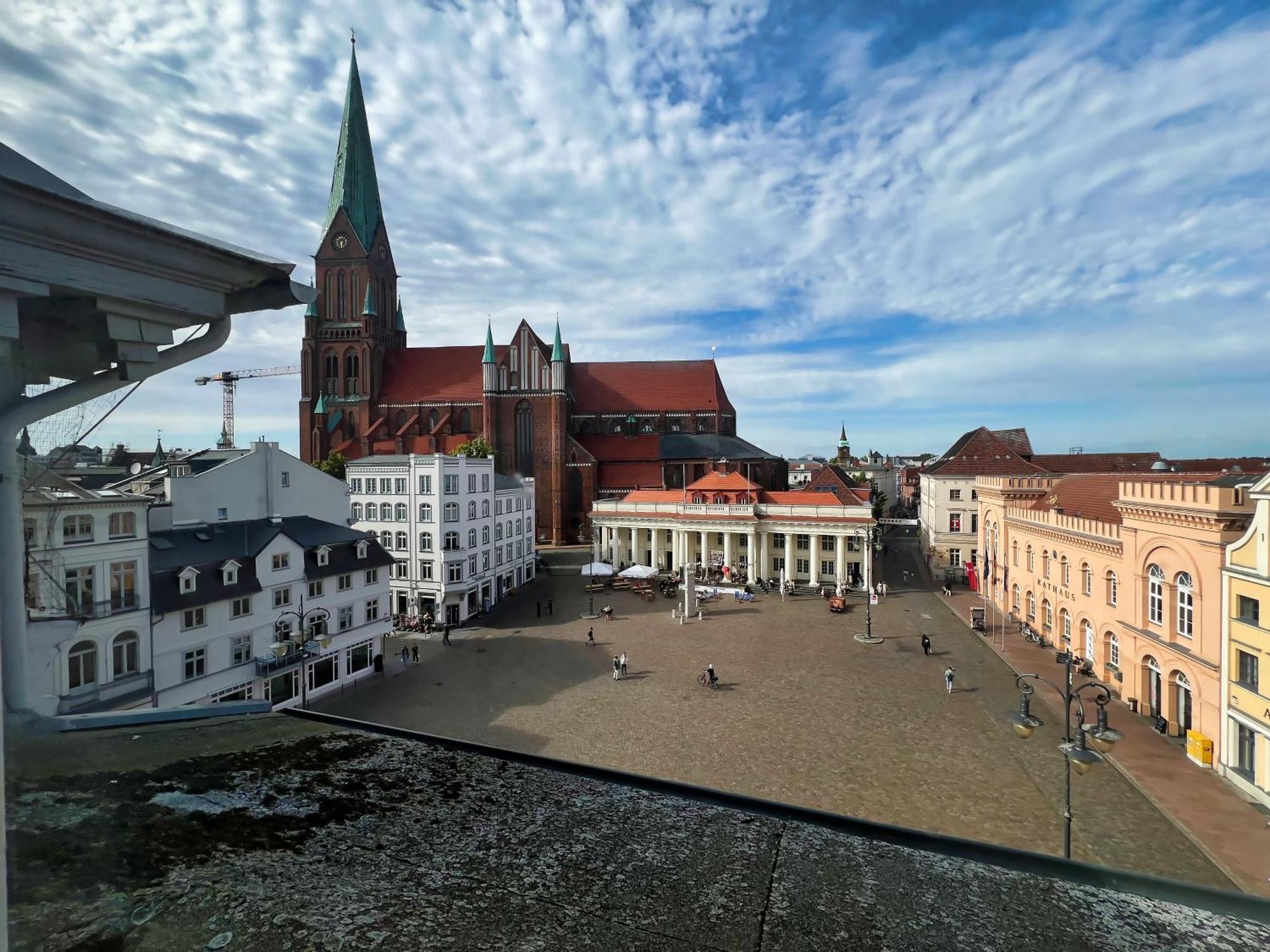 Nr 2 Modernes Apartment In Historischer Marktplatzlage 56 Qm # Cosiness Company 22 Schwerin  Dış mekan fotoğraf